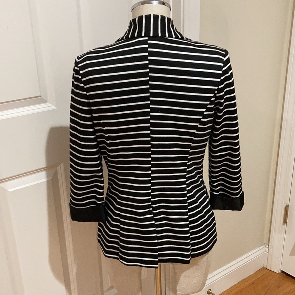 B.Wear Jacket - Picture 2 of 2